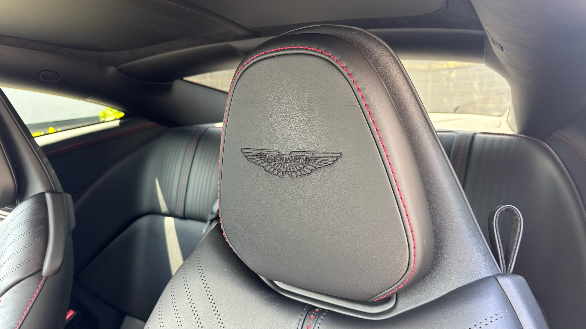 Aston Martin DB11