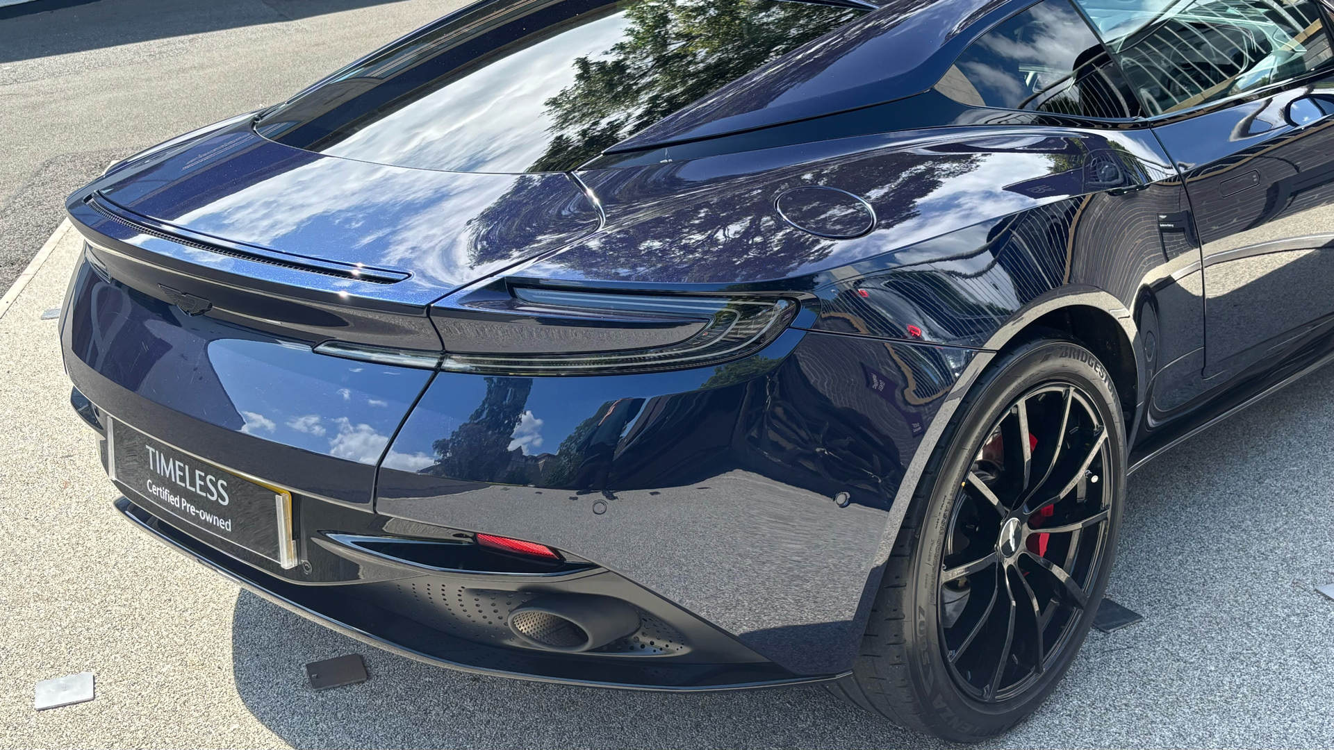 Aston Martin DB11