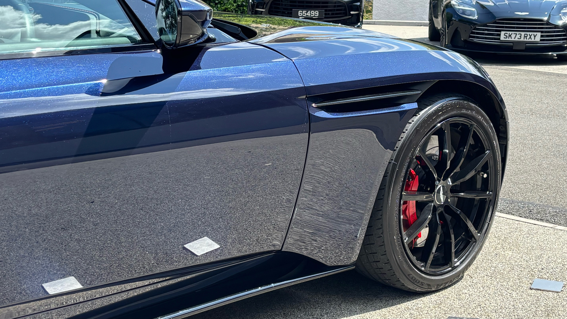 Aston Martin DB11