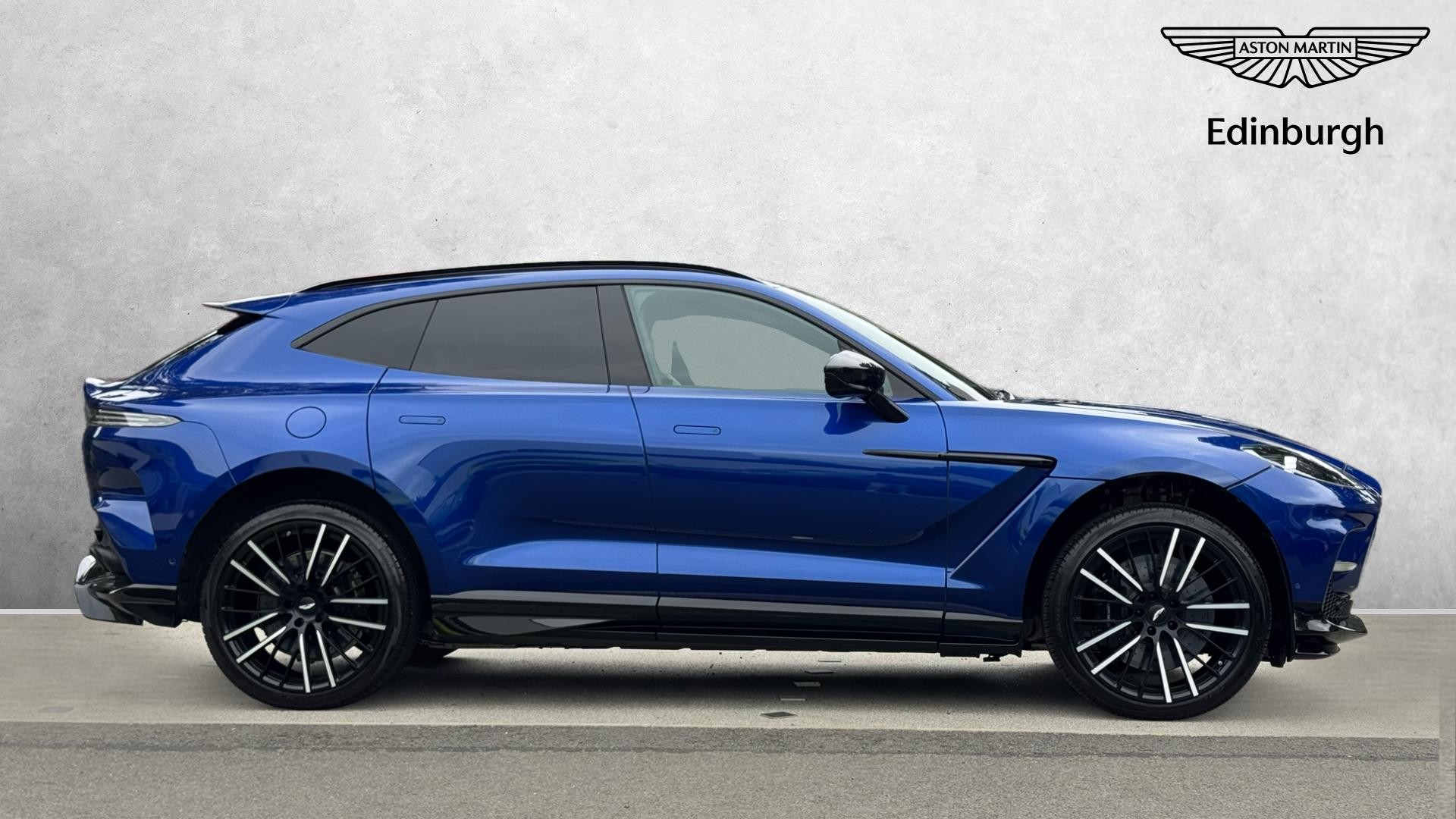 Aston Martin DBX