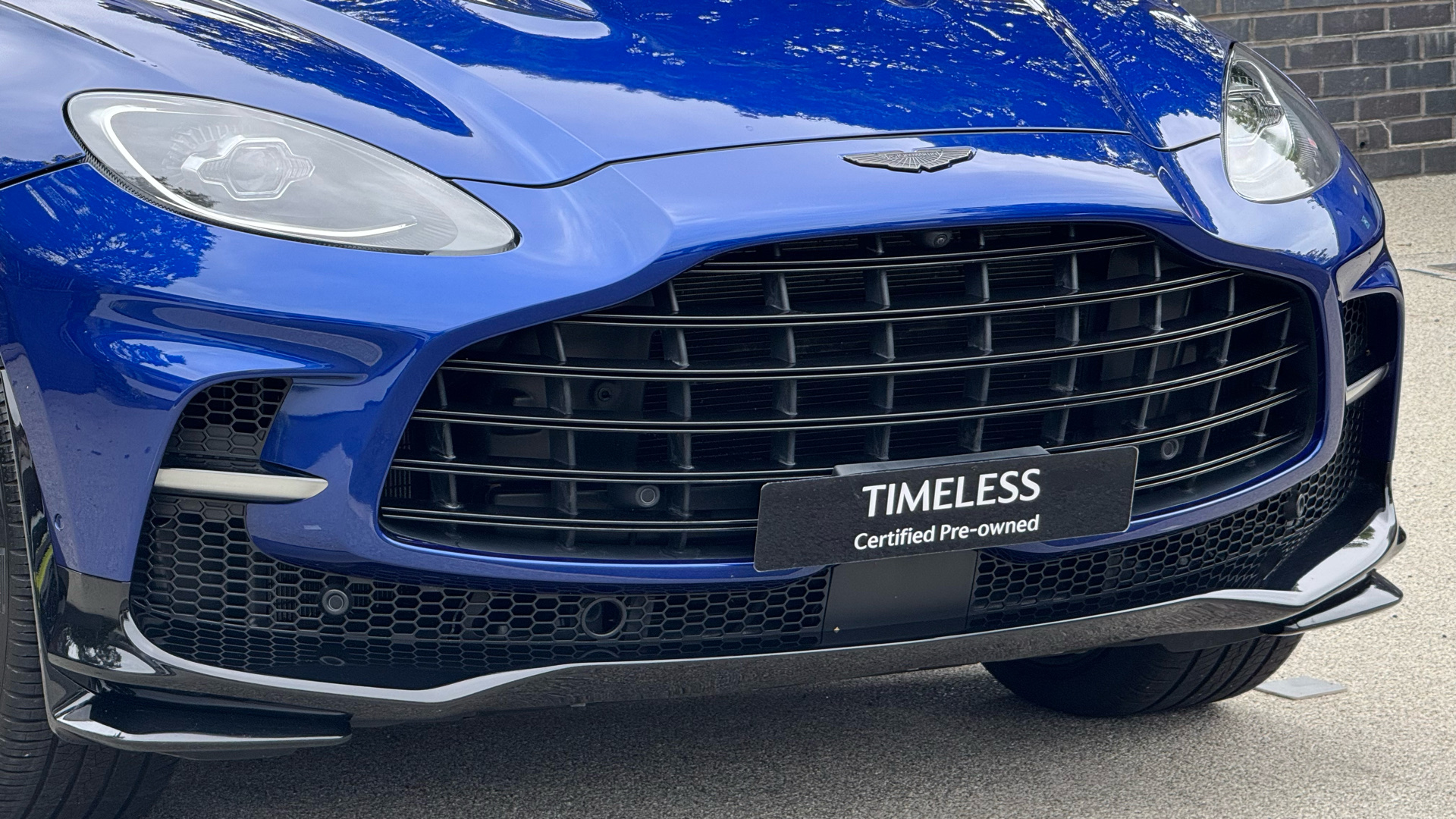 Aston Martin DBX