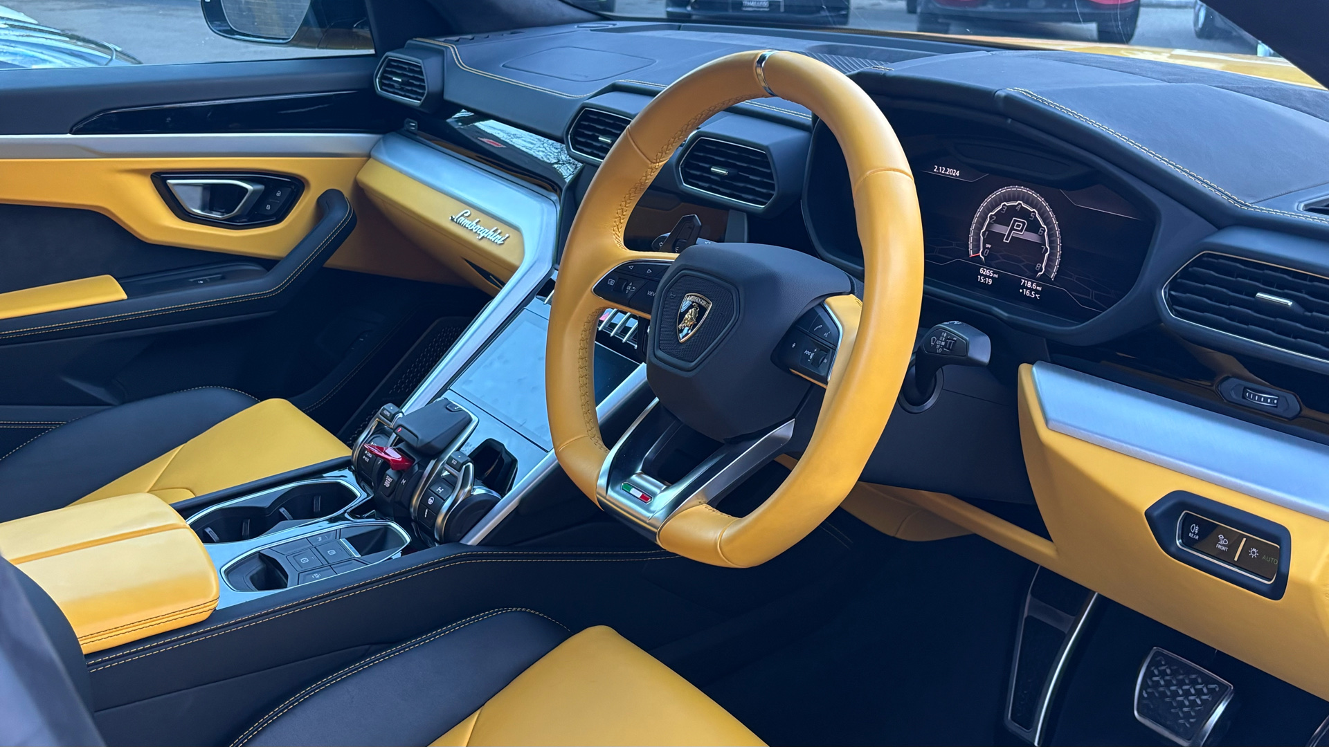 Lamborghini URUS