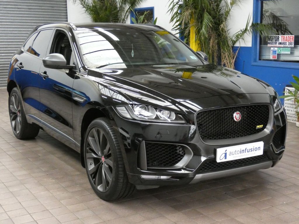 Jaguar F Pace