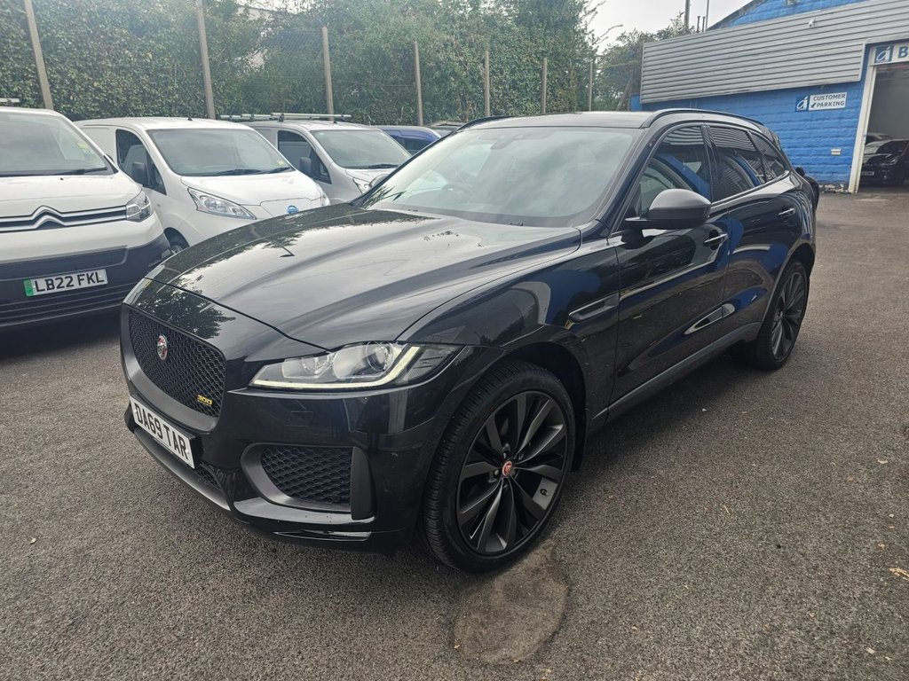 Jaguar F Pace
