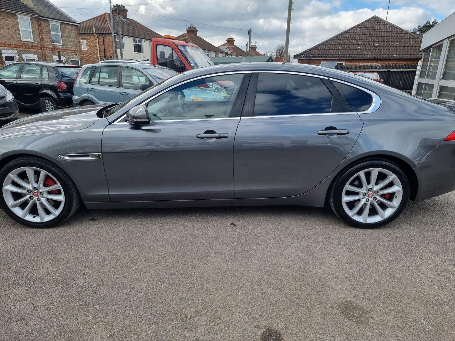 Jaguar XF