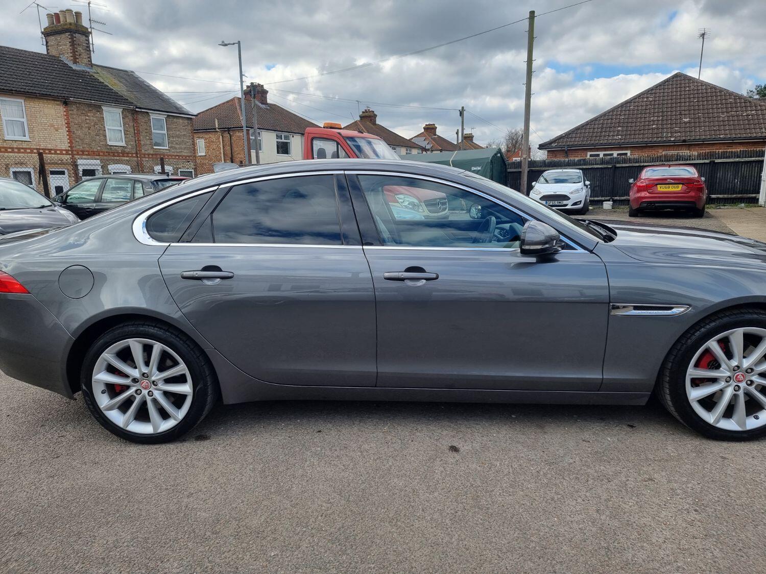 Jaguar XF