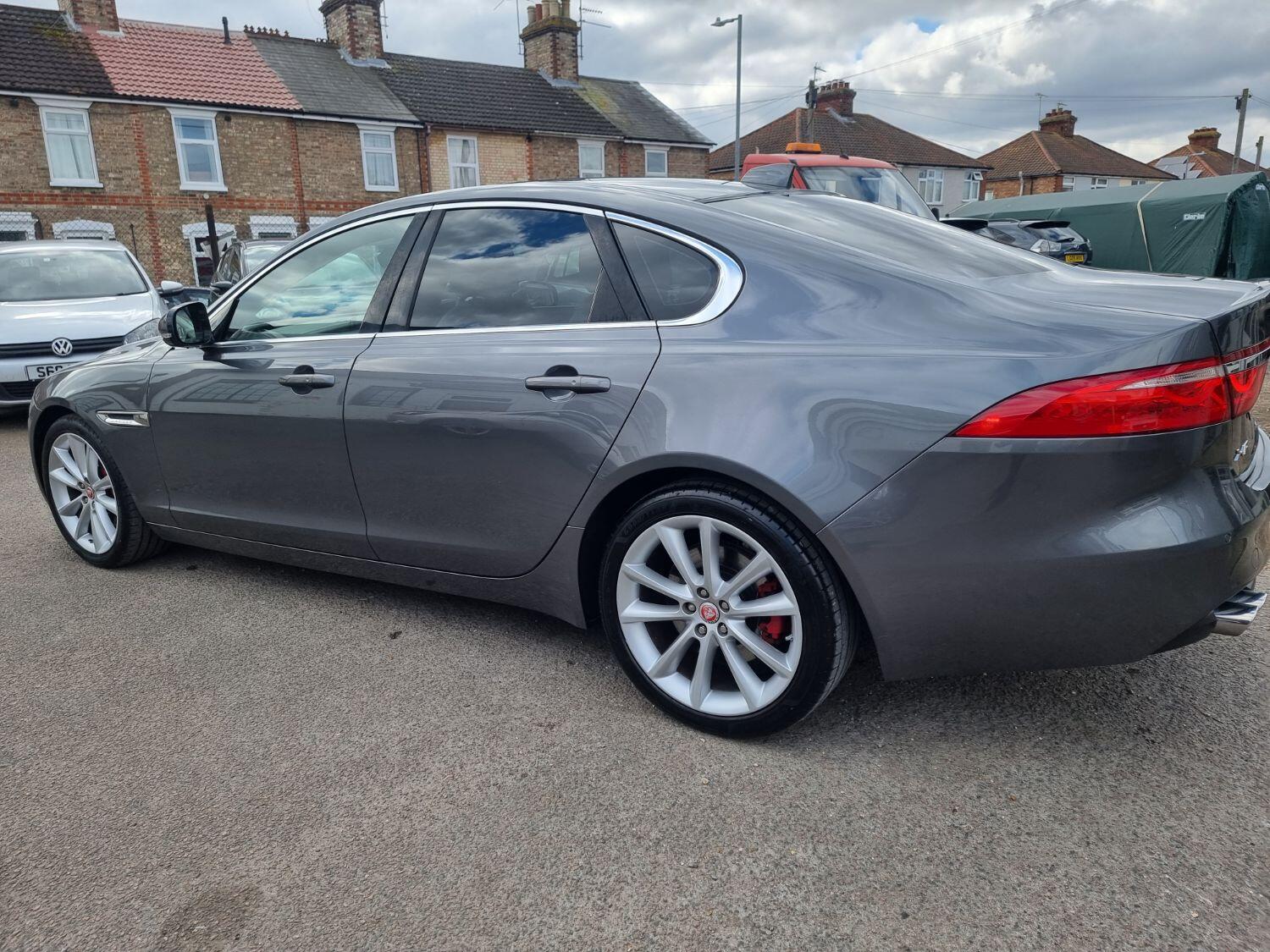 Jaguar XF