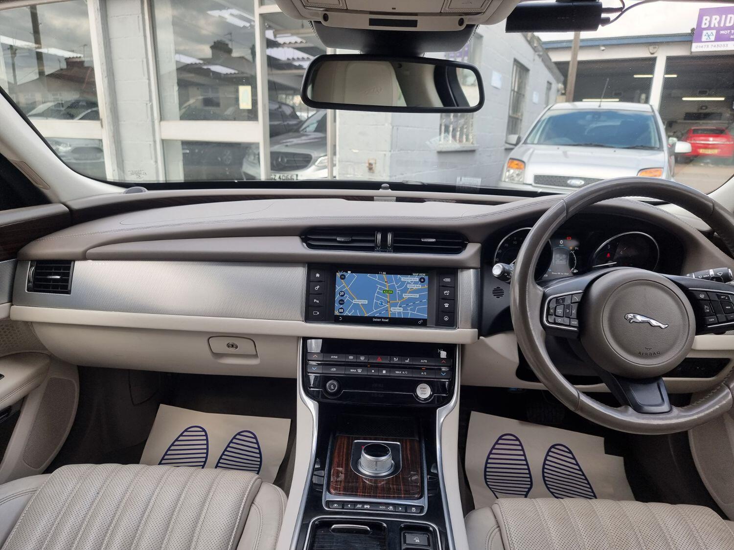 Jaguar XF
