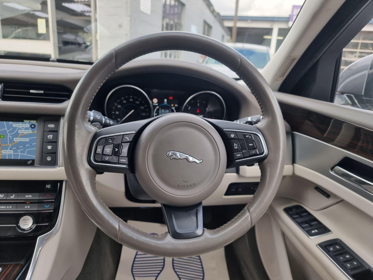 Jaguar XF