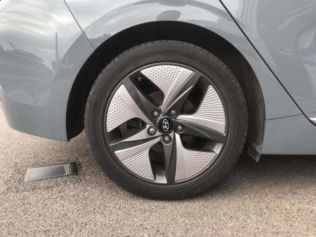 Hyundai IONIQ