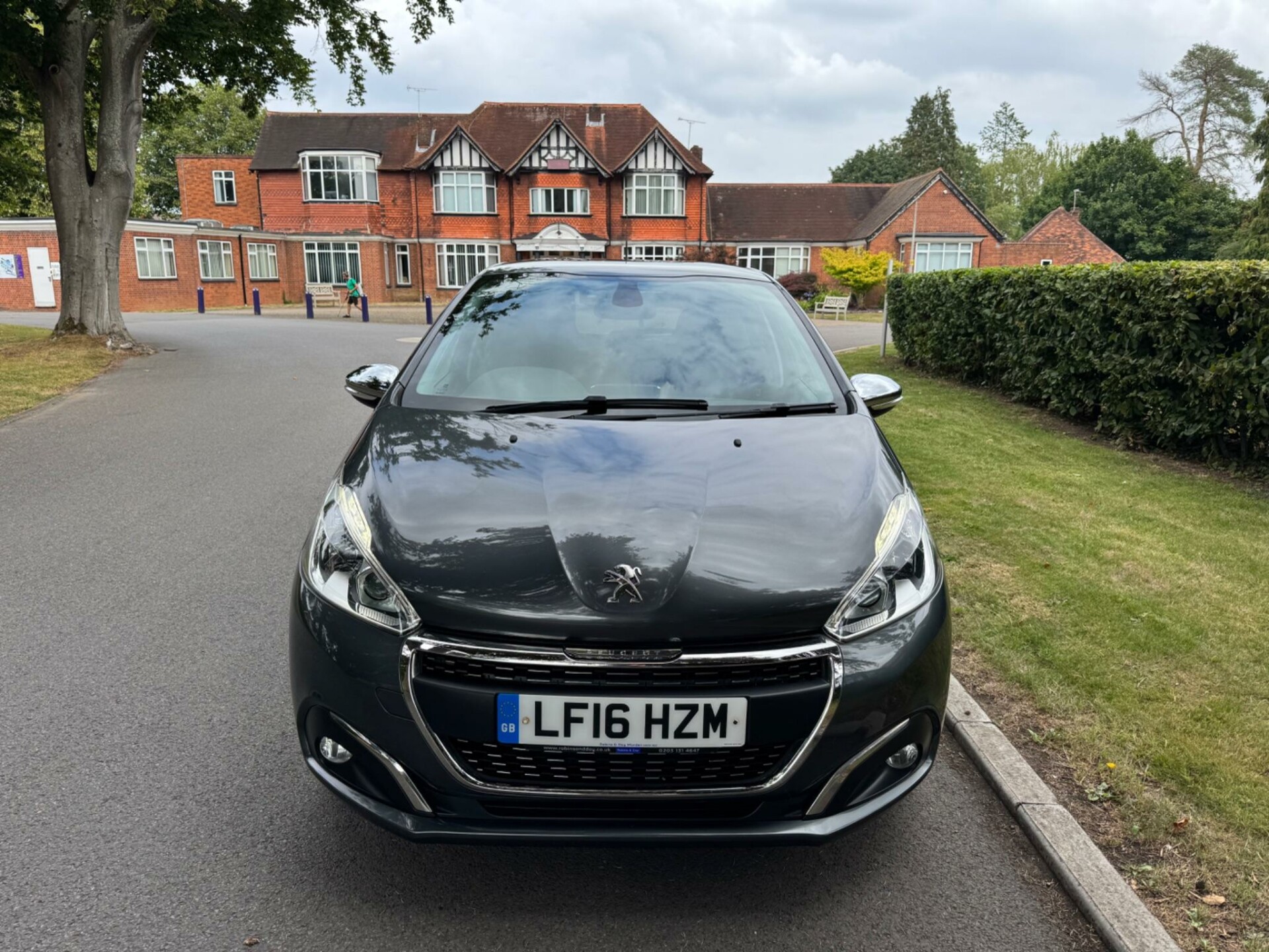 Peugeot 208