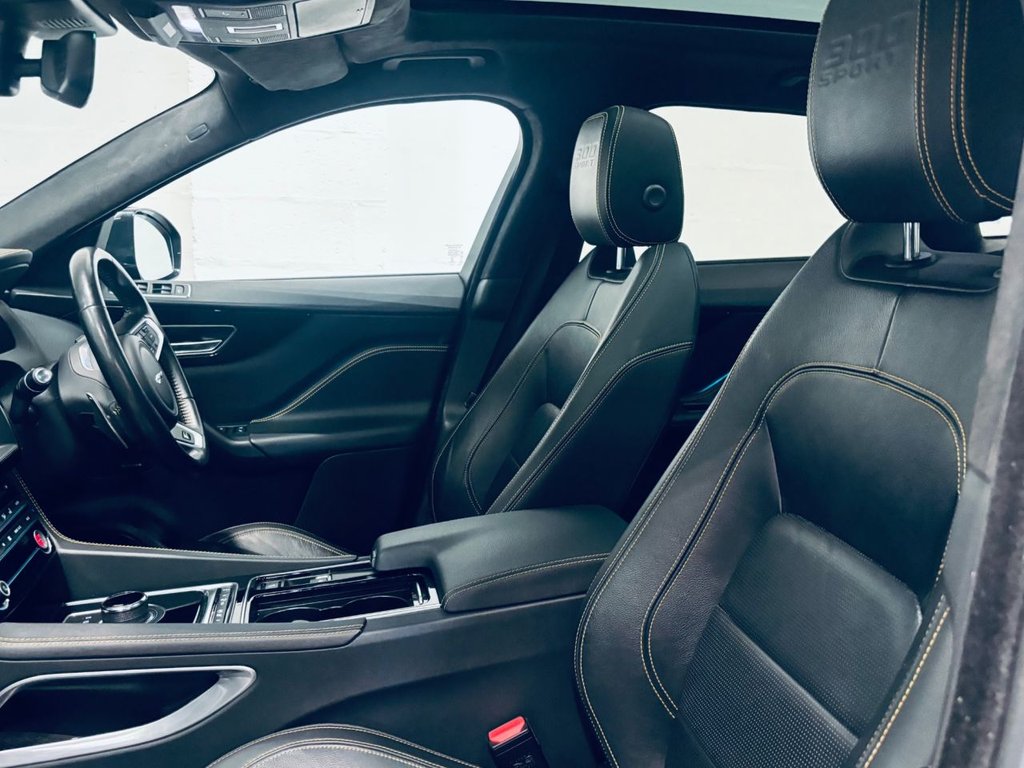 Jaguar F Pace