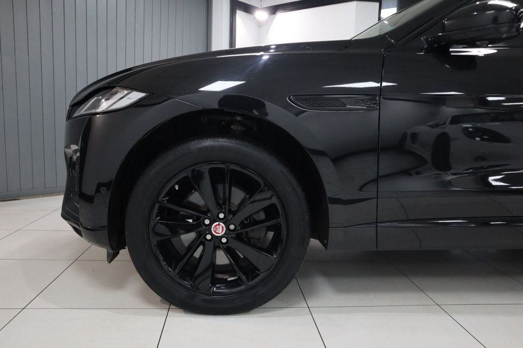 Jaguar F Pace