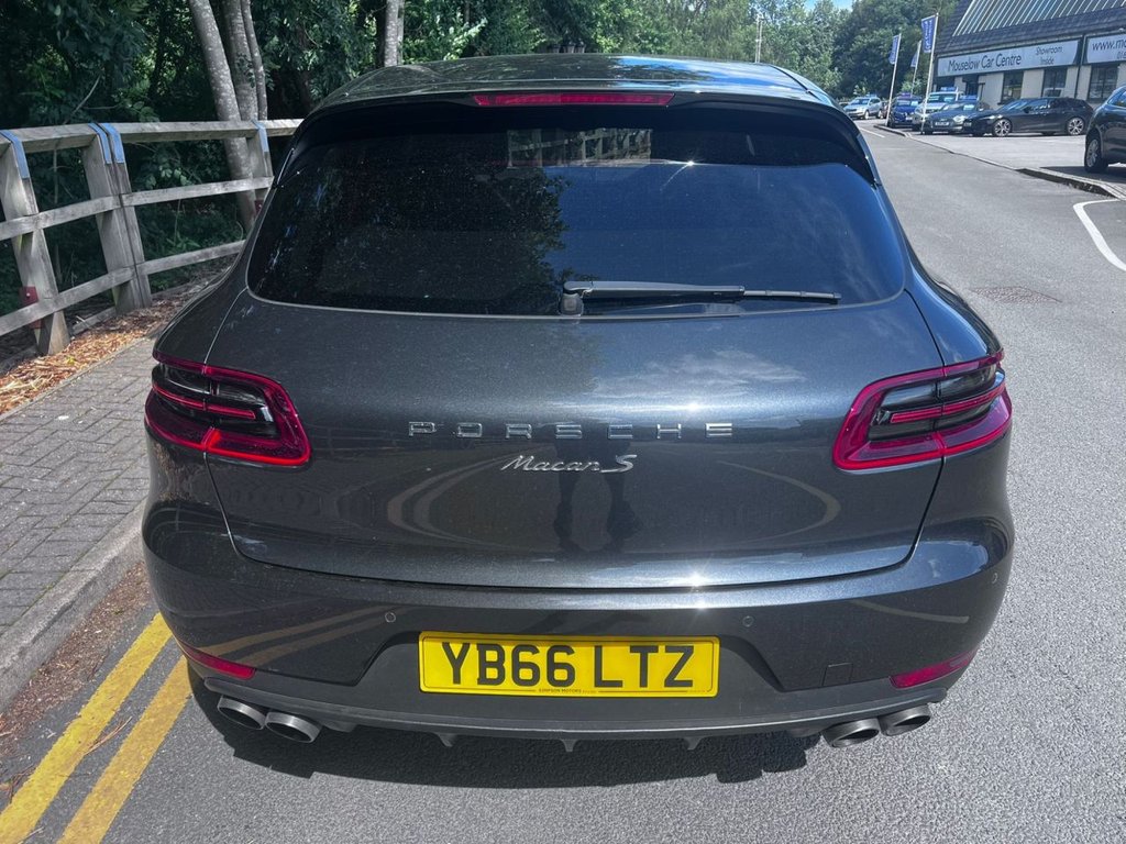 Porsche Macan