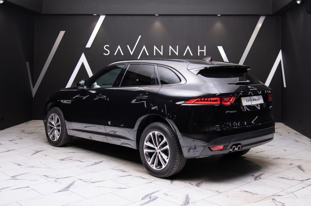 Jaguar F Pace