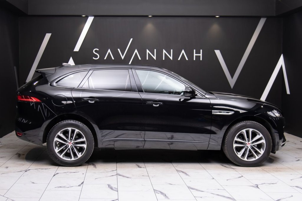 Jaguar F Pace