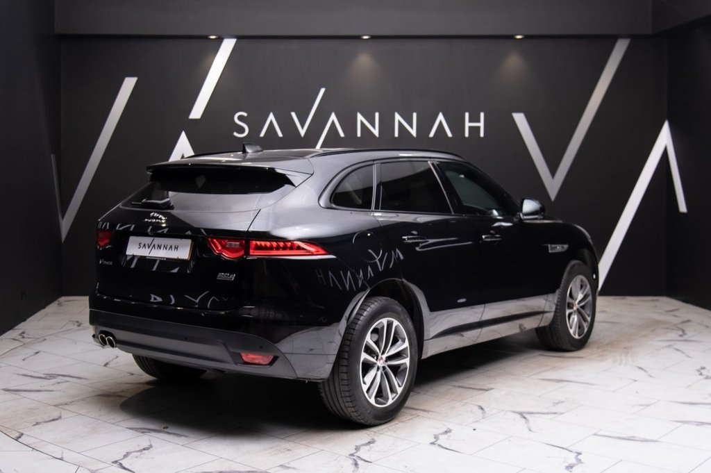Jaguar F Pace