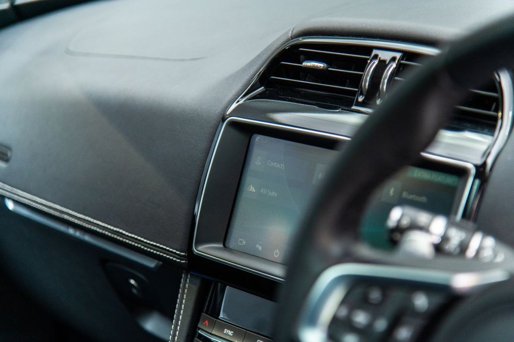 Jaguar F Pace