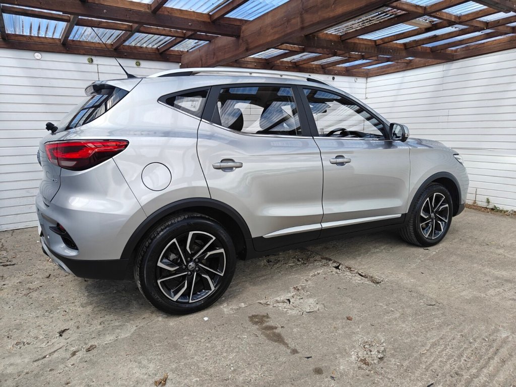 MG ZS