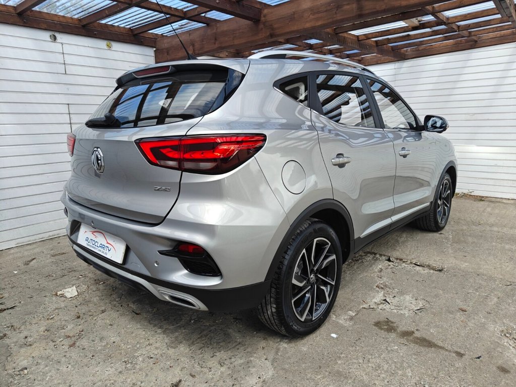 MG ZS