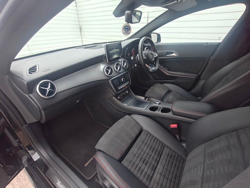 Mercedes Benz CLA
