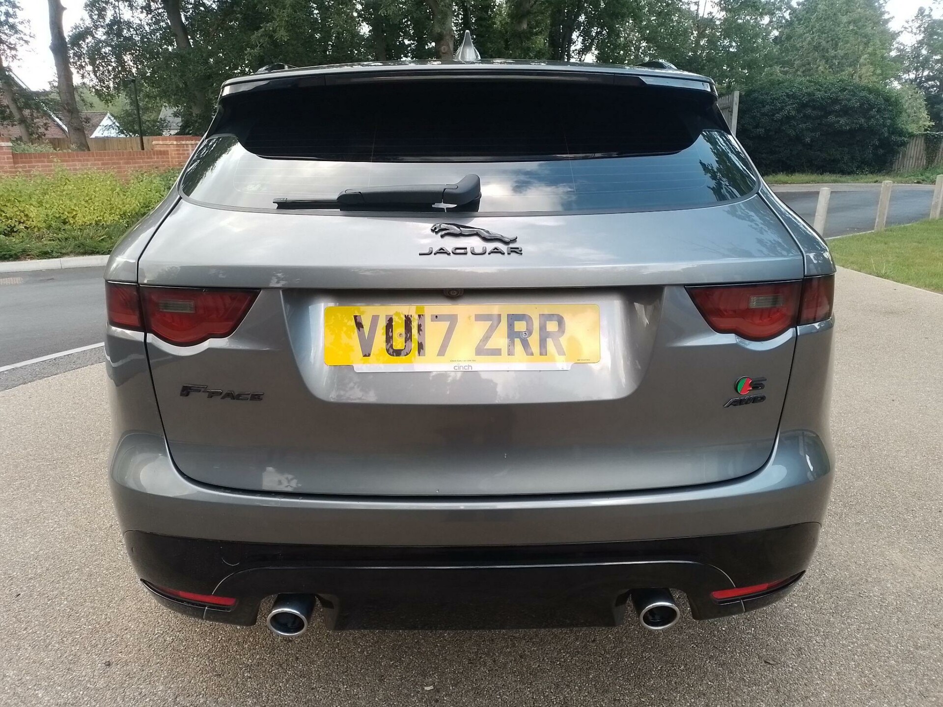 Jaguar F Pace