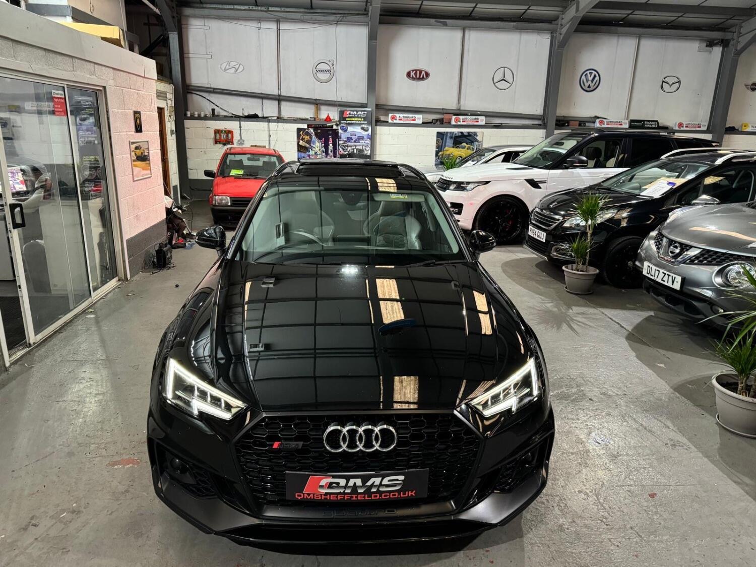 Audi RS4 Saloon