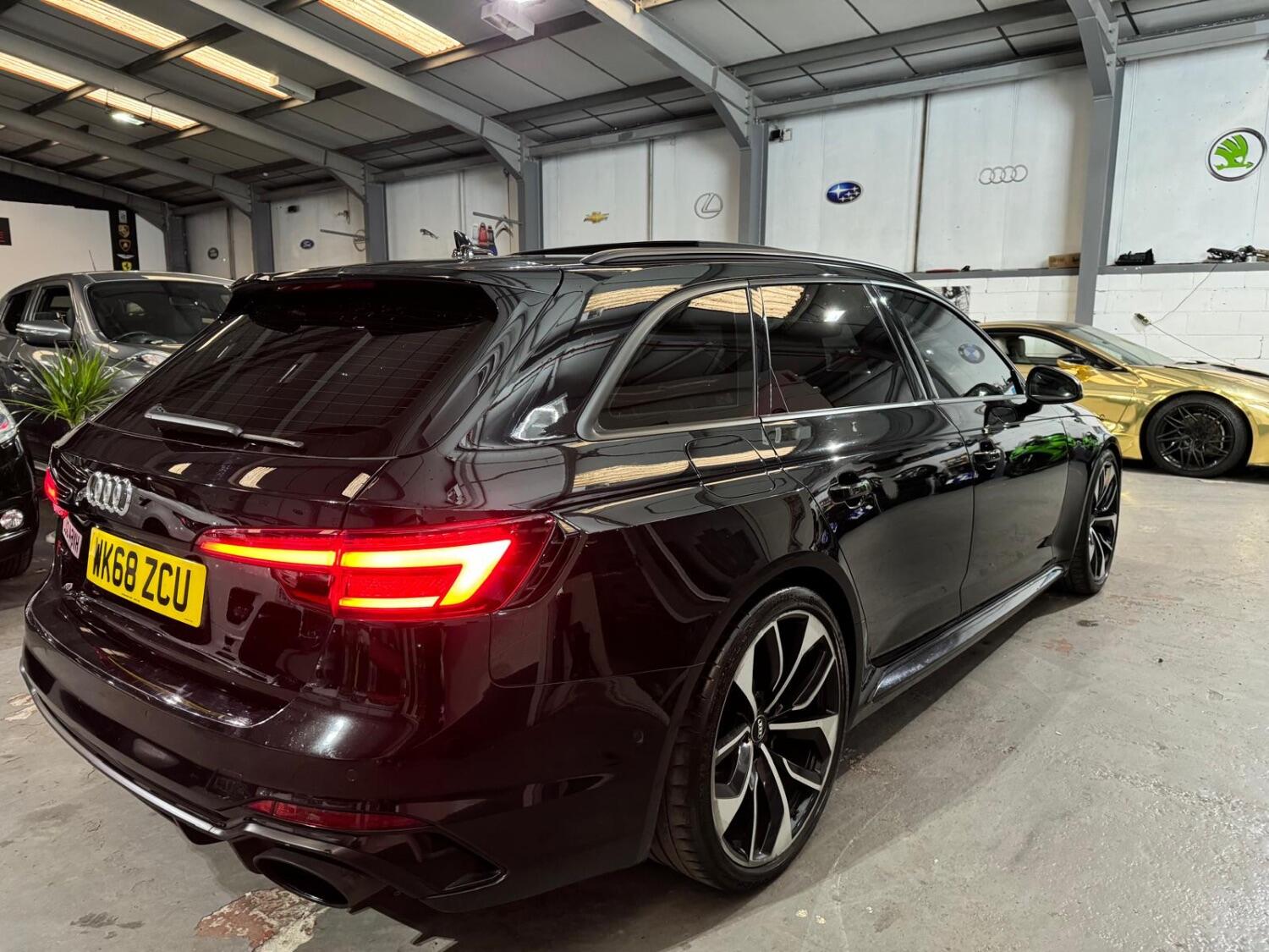 Audi RS4 Saloon