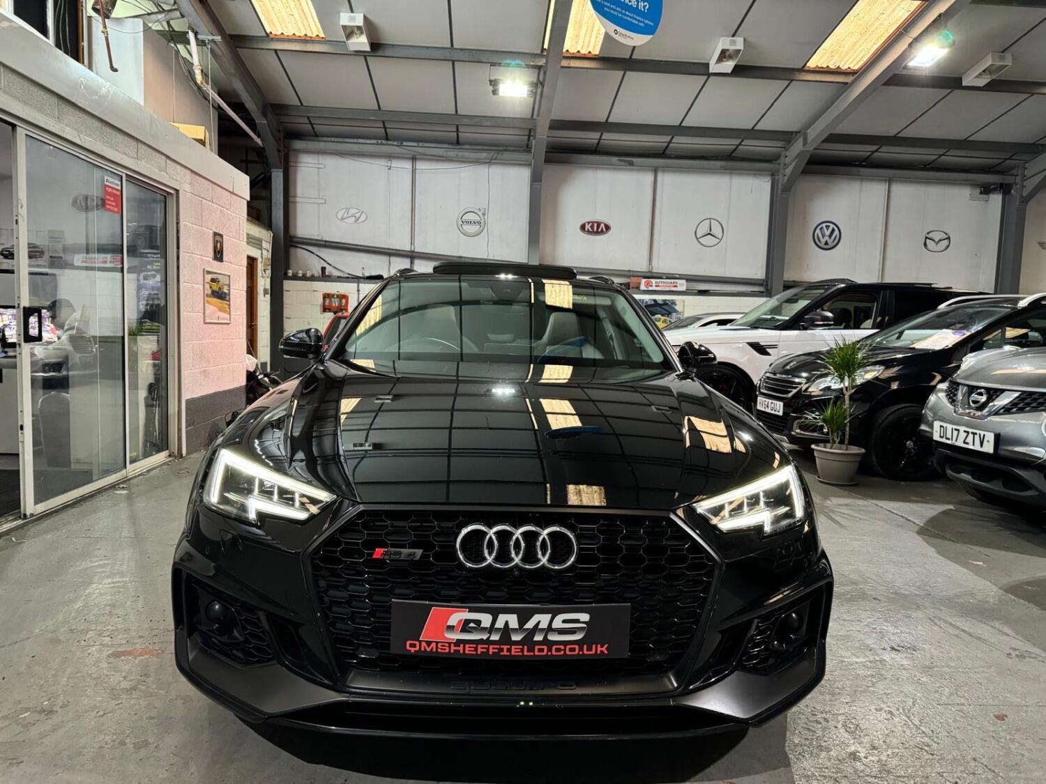 Audi RS4 Saloon