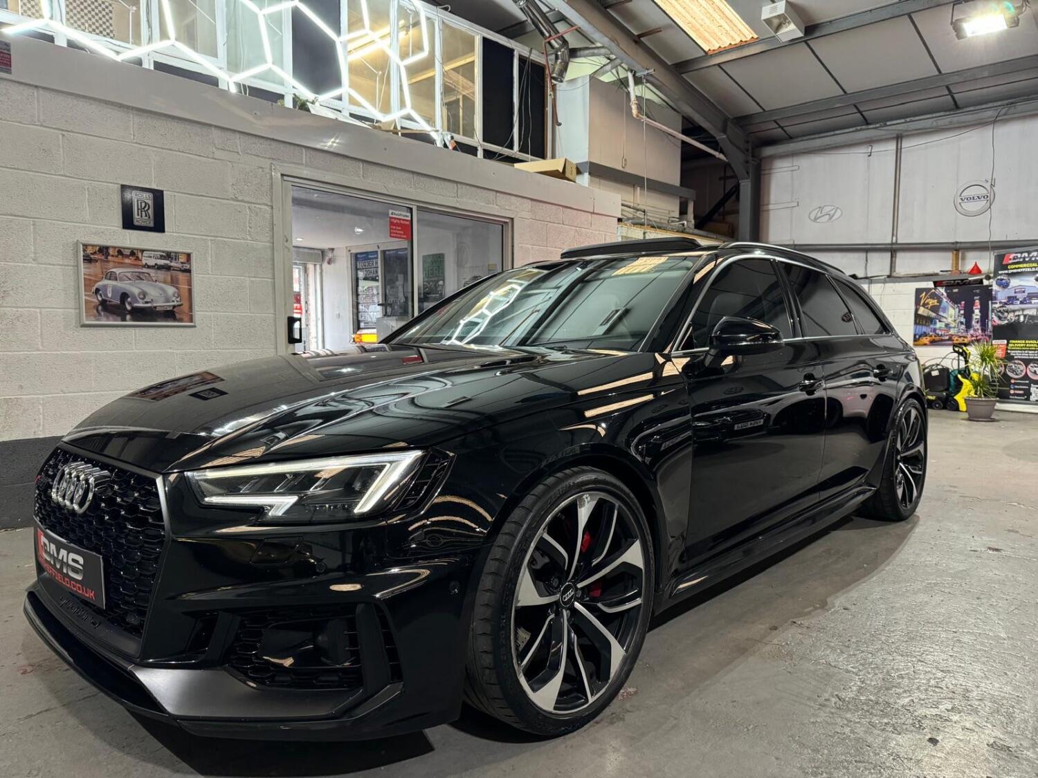 Audi RS4 Saloon