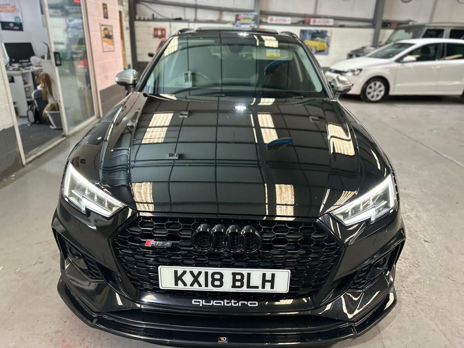 Audi RS4 Saloon