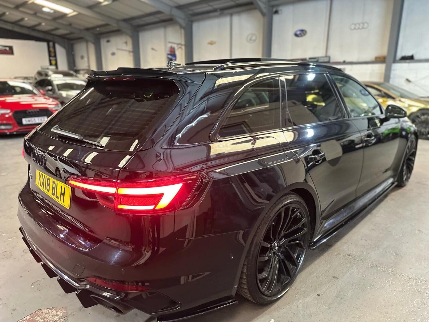 Audi RS4 Saloon