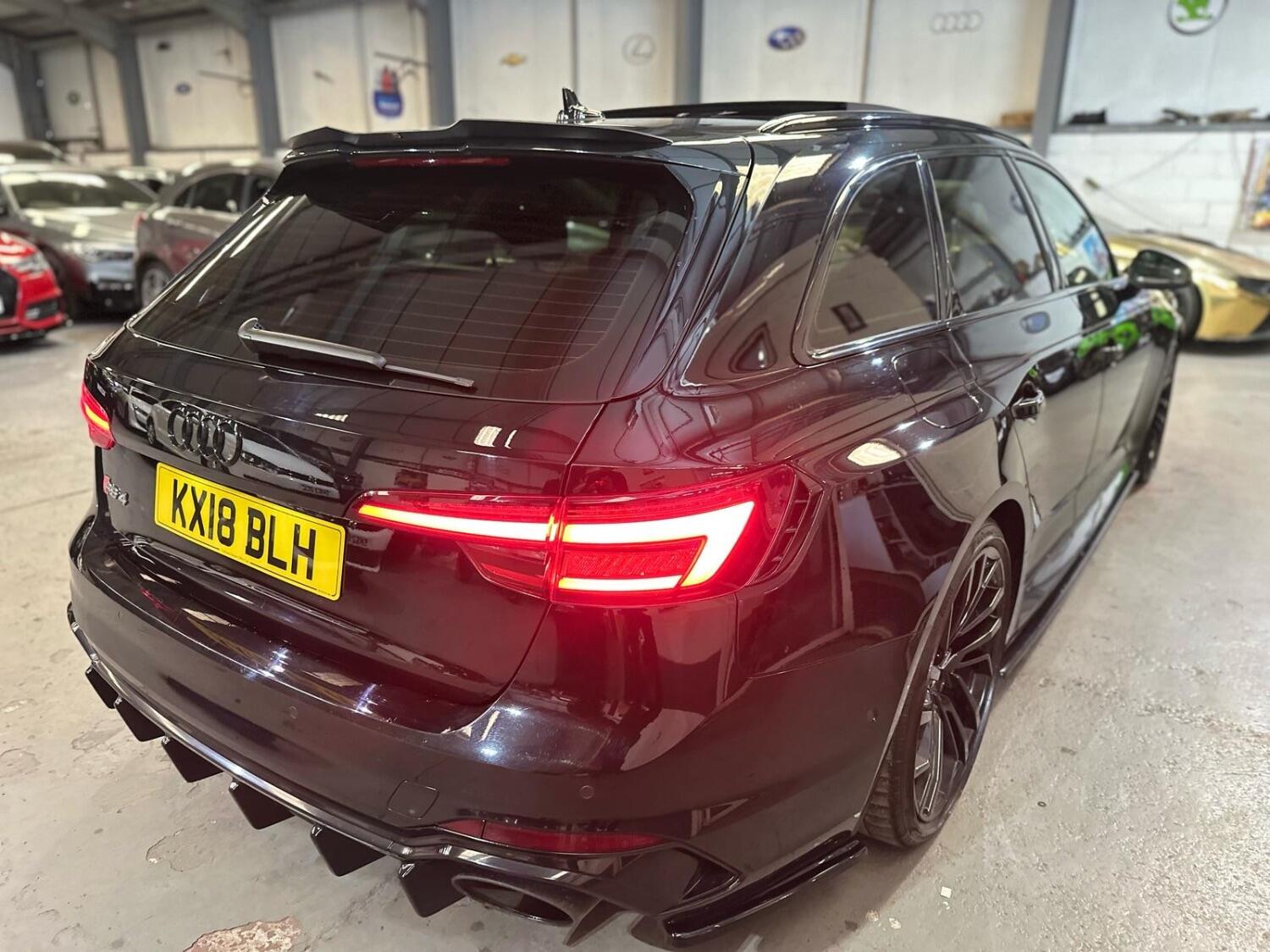 Audi RS4 Saloon