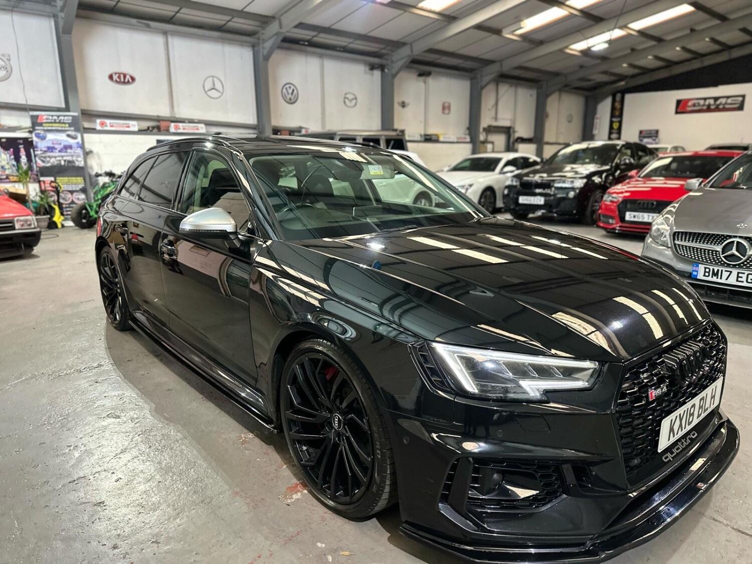 Audi RS4 Saloon
