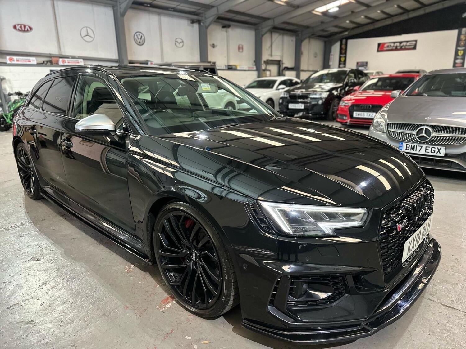 Audi RS4 Saloon