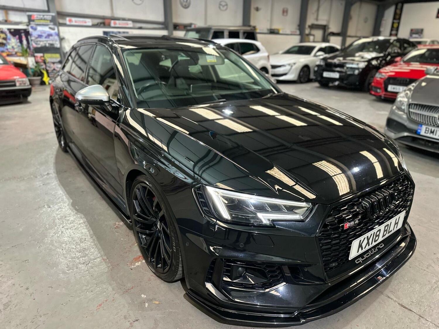 Audi RS4 Saloon