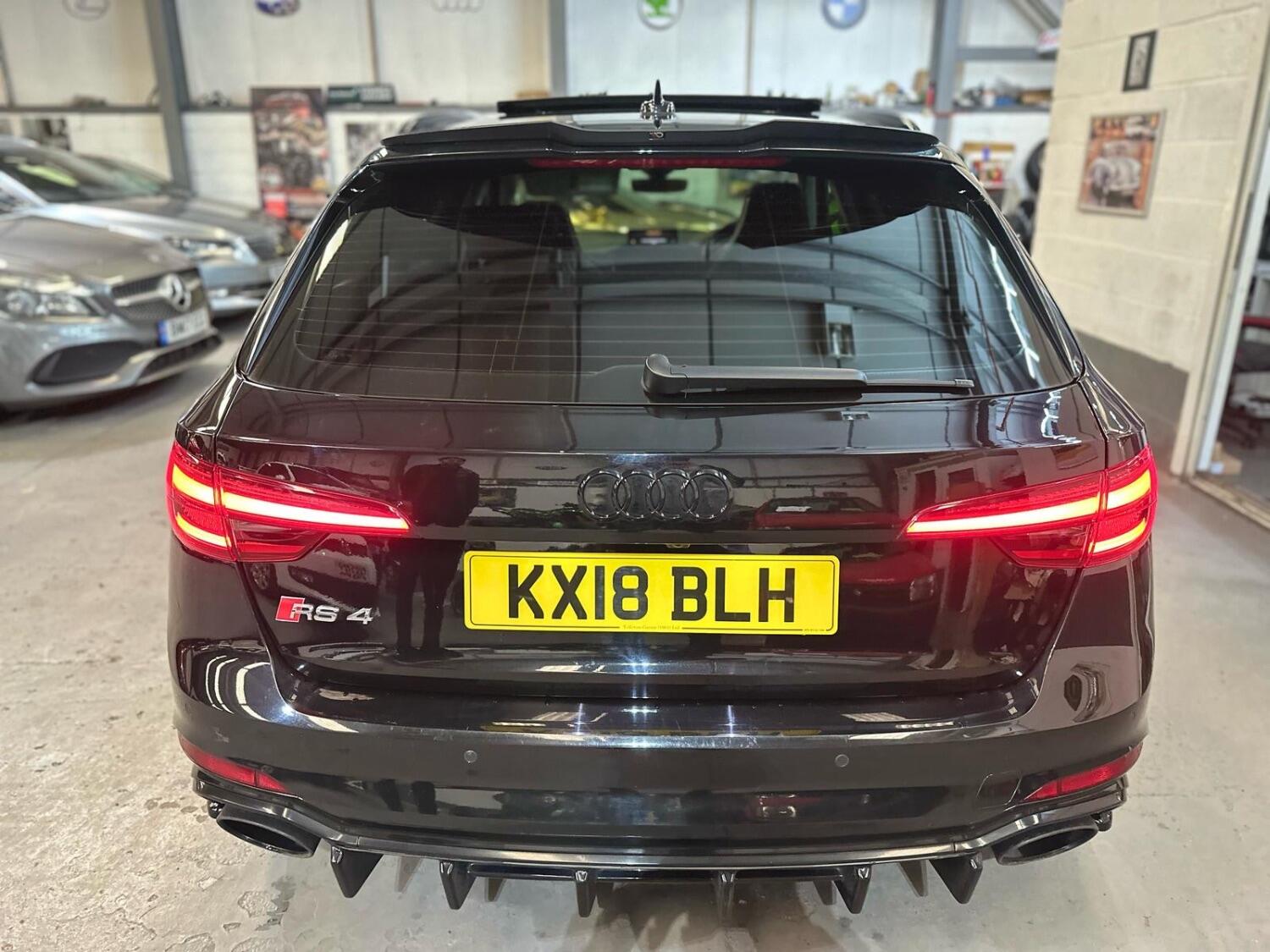 Audi RS4 Saloon