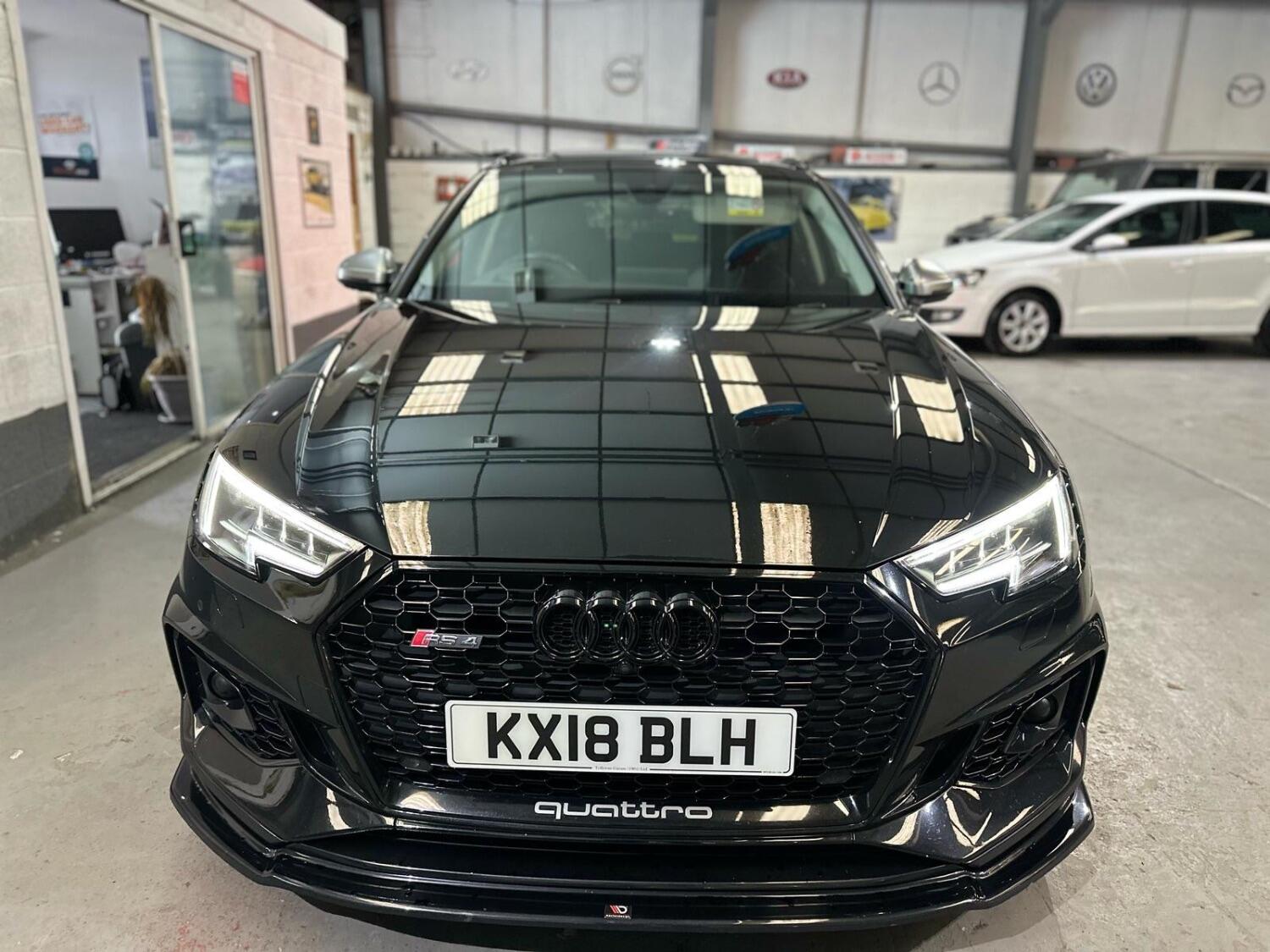 Audi RS4 Saloon