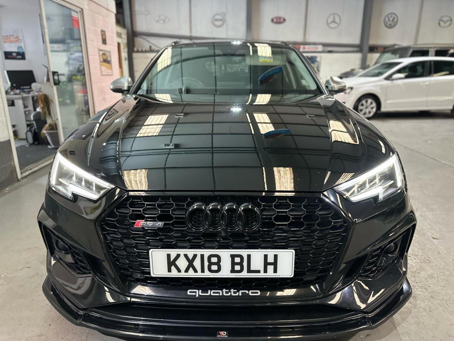 Audi RS4 Saloon