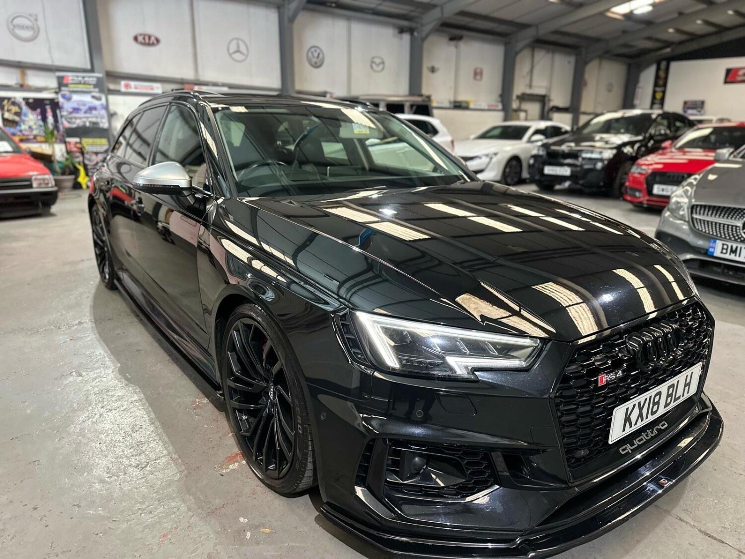 Audi RS4 Saloon