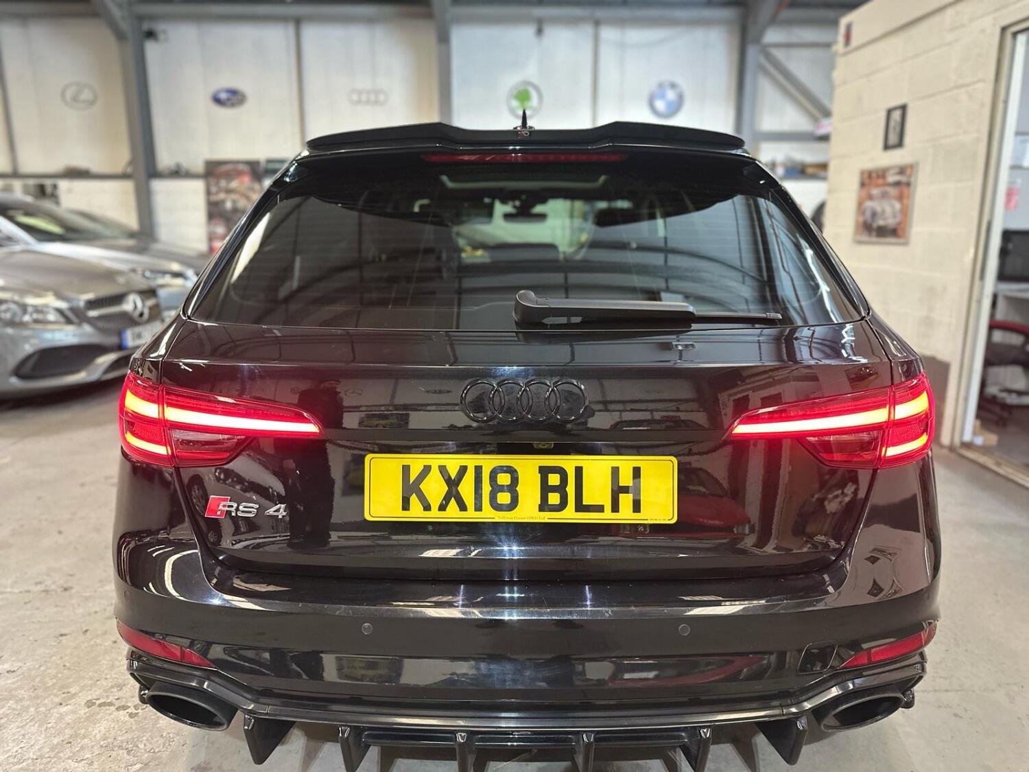 Audi RS4 Saloon