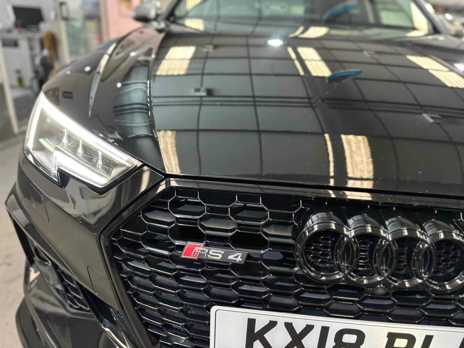 Audi RS4 Saloon