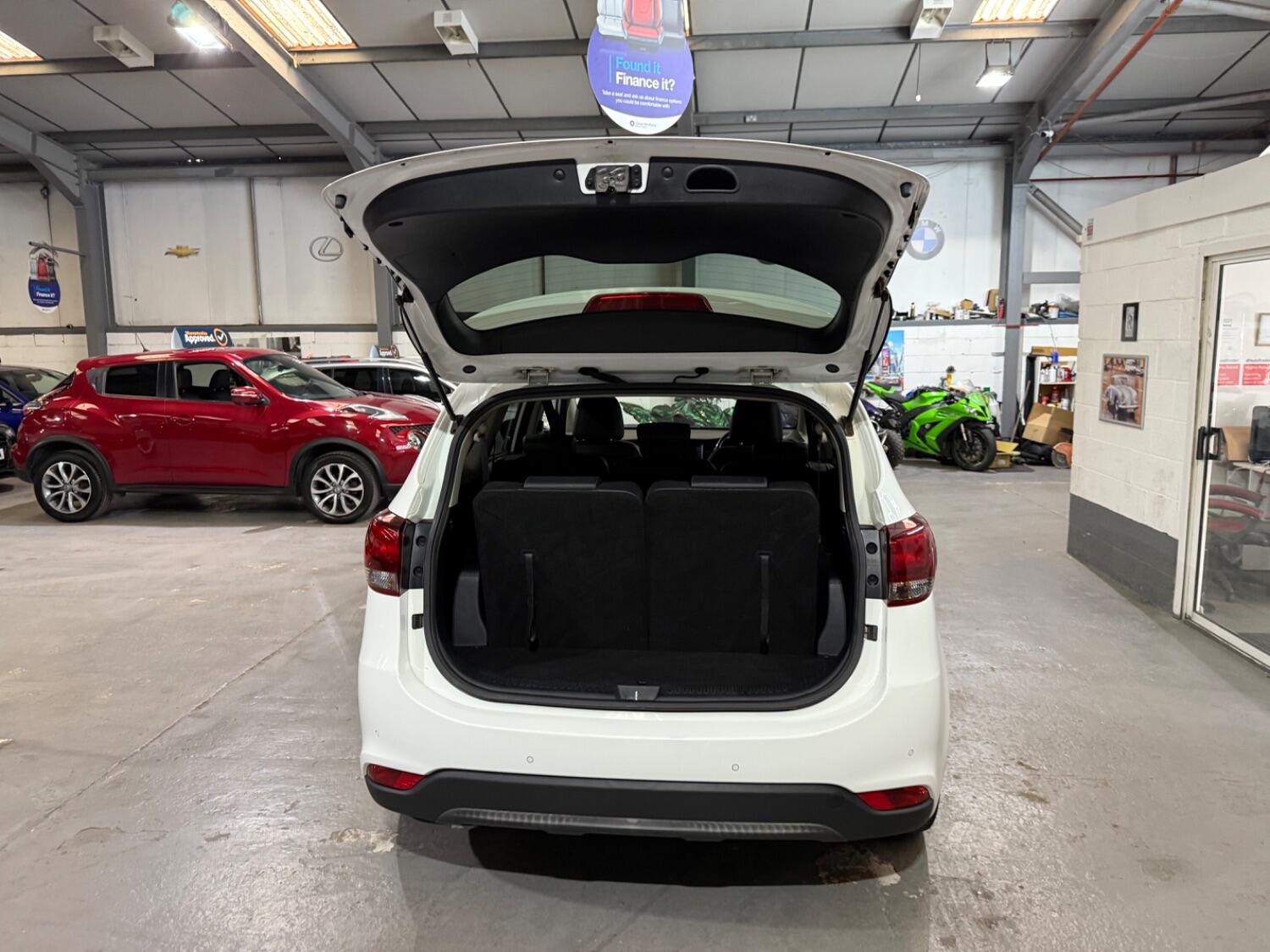 Kia Carens