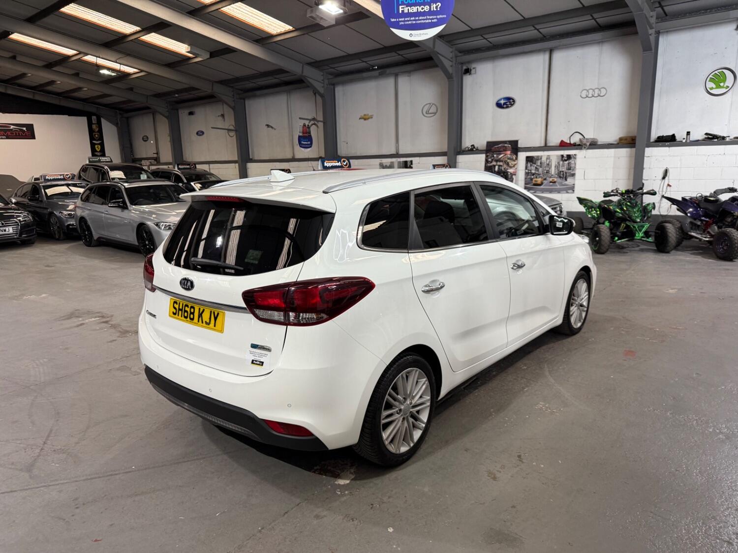 Kia Carens
