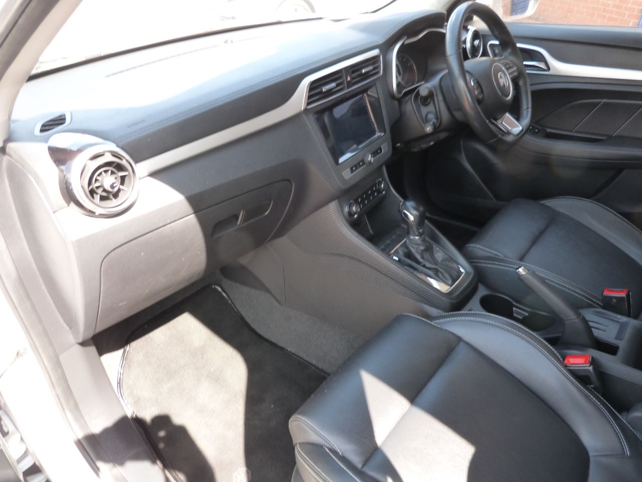 MG ZS