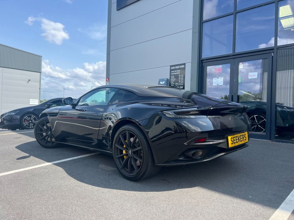 Aston Martin DB11