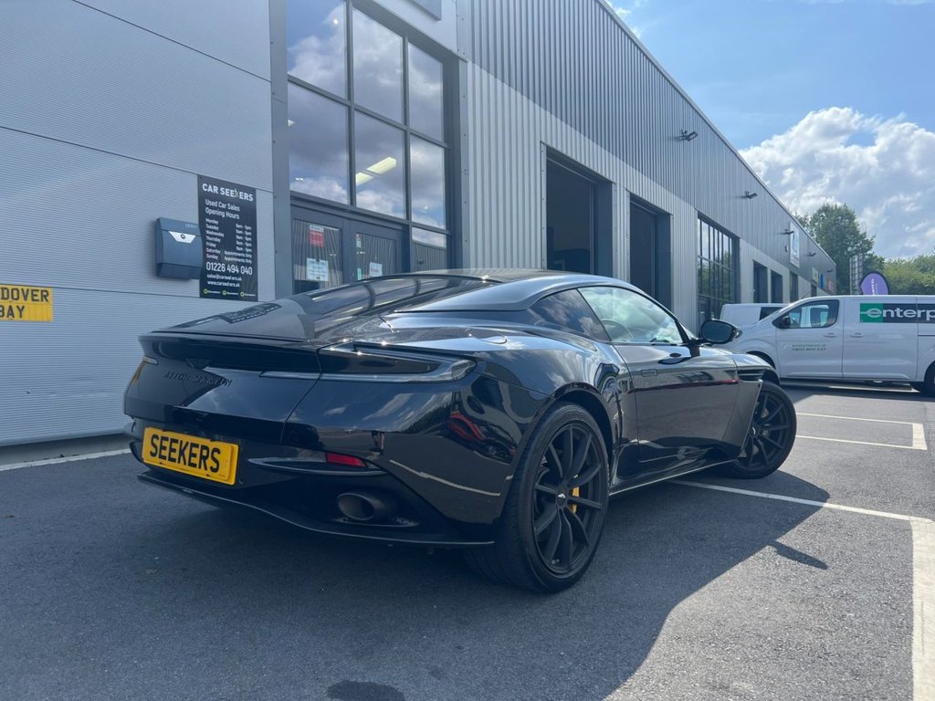 Aston Martin DB11