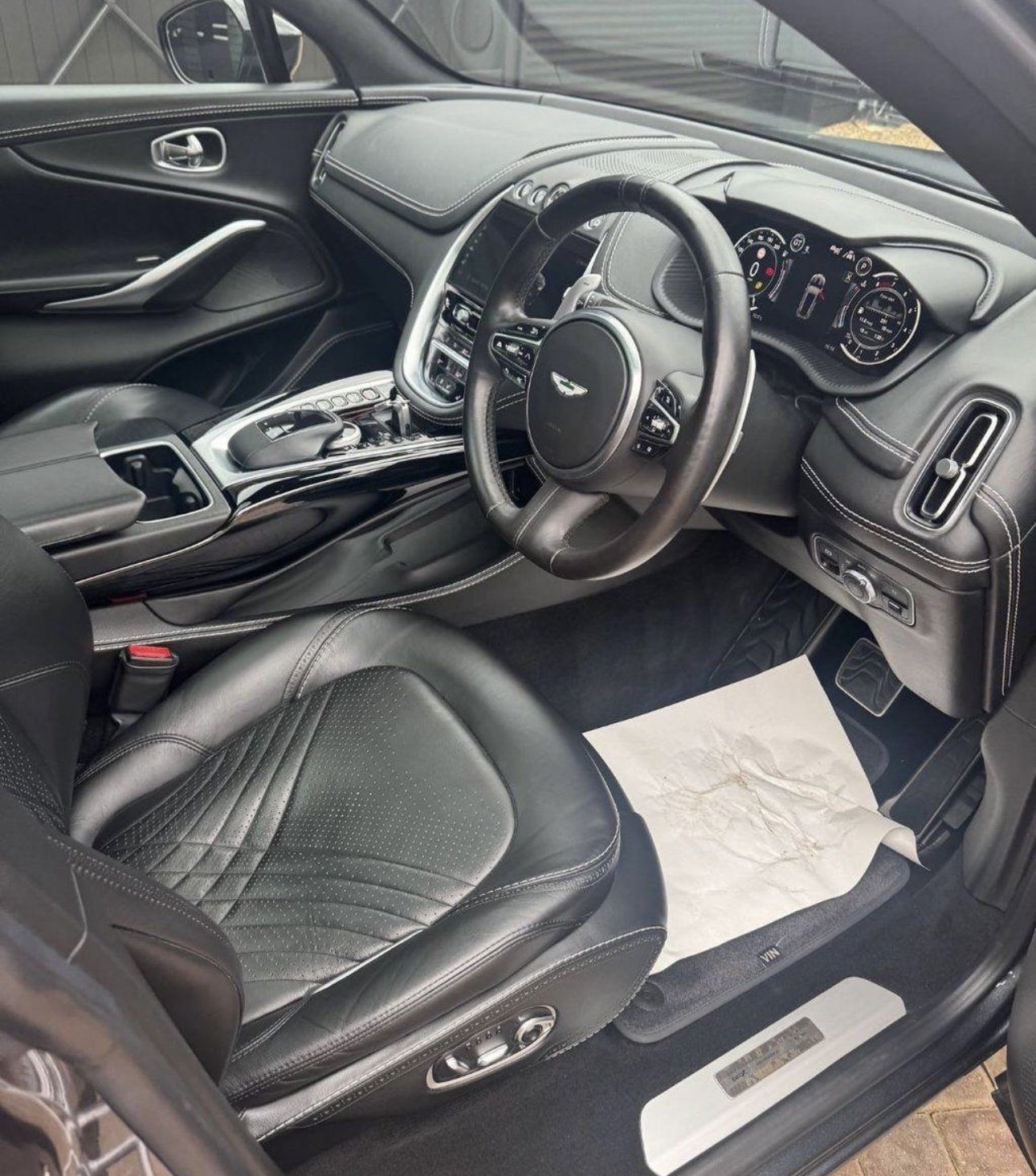 Aston Martin DBX
