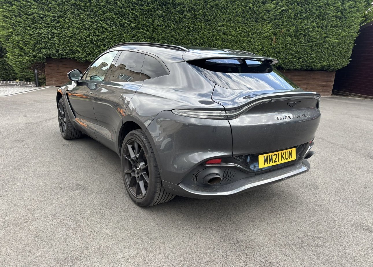 Aston Martin DBX