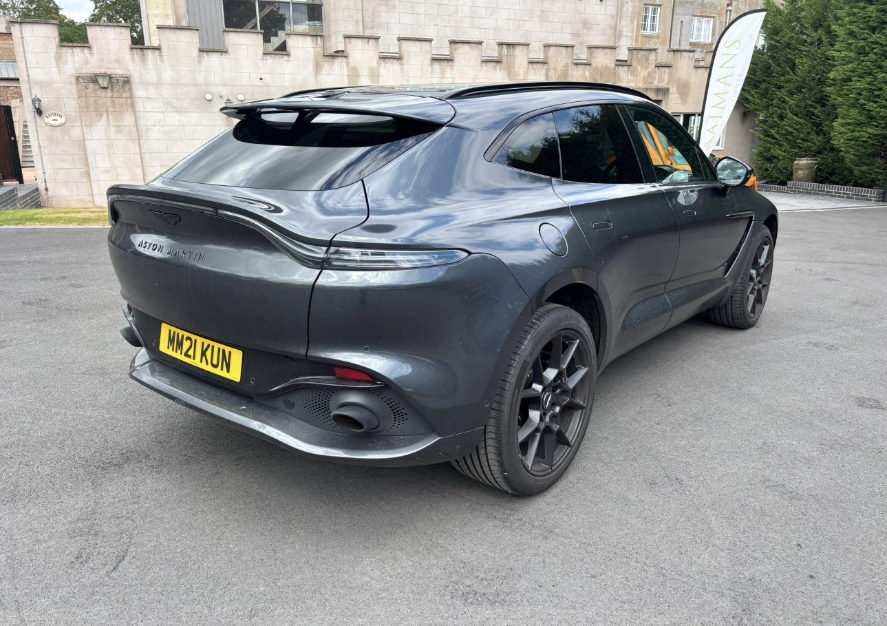 Aston Martin DBX